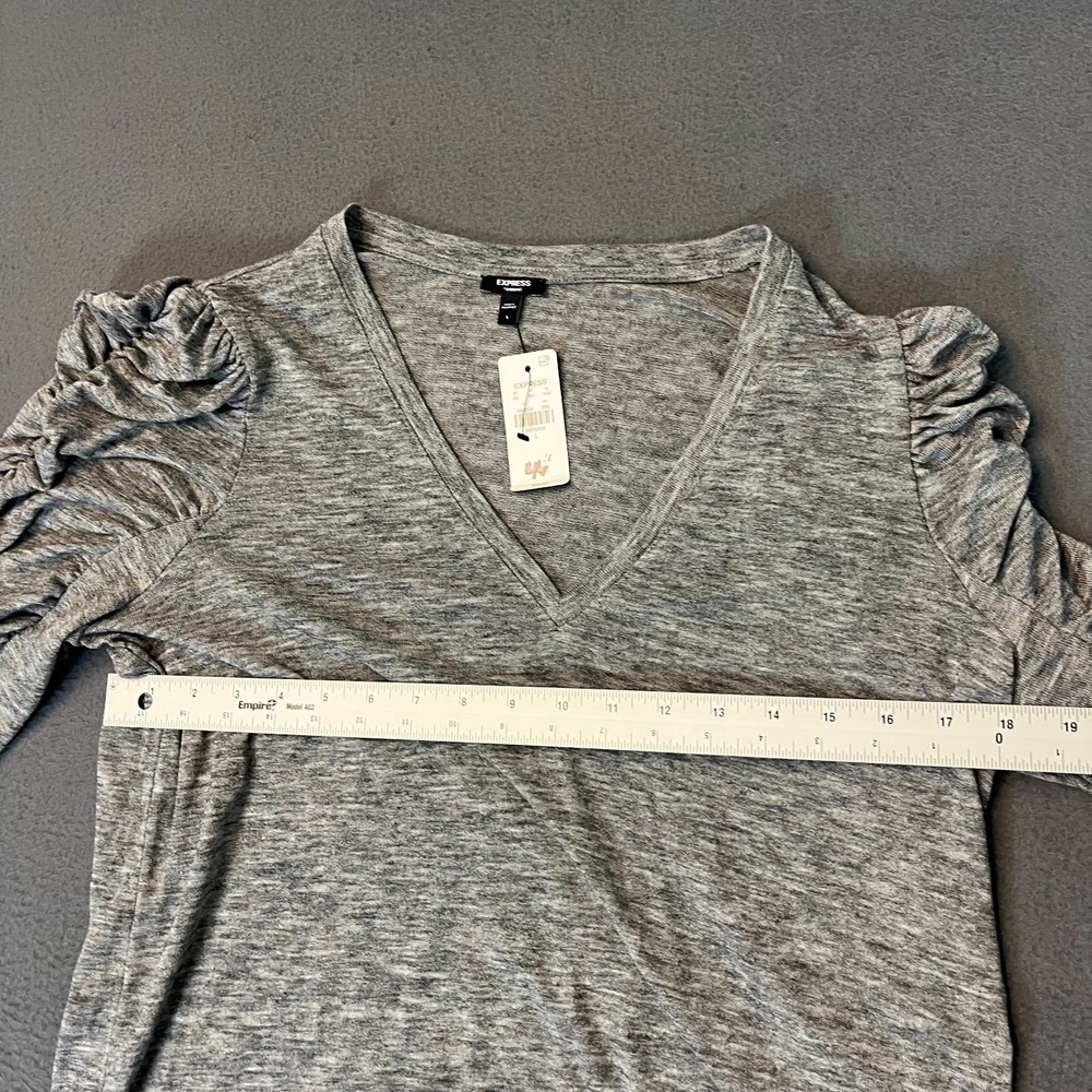 Express Skimming Womens Lg Lightweight Long Sleeve Knit V Neck Ruched Sleeve NWT - Picture 4 of 8